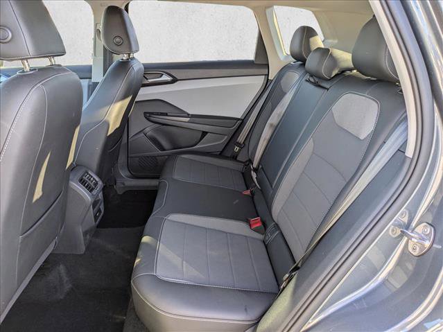 Used 2022 Volkswagen Taos SE image 17