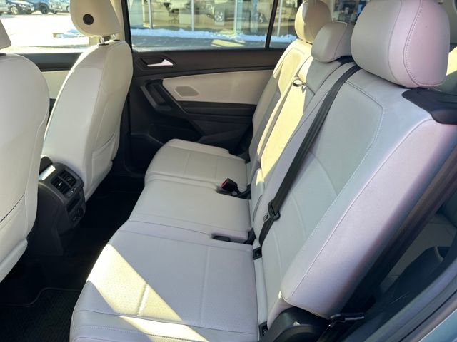 Certified 2021 Volkswagen Tiguan SEL w/ 3rd Row Seat Package image 32