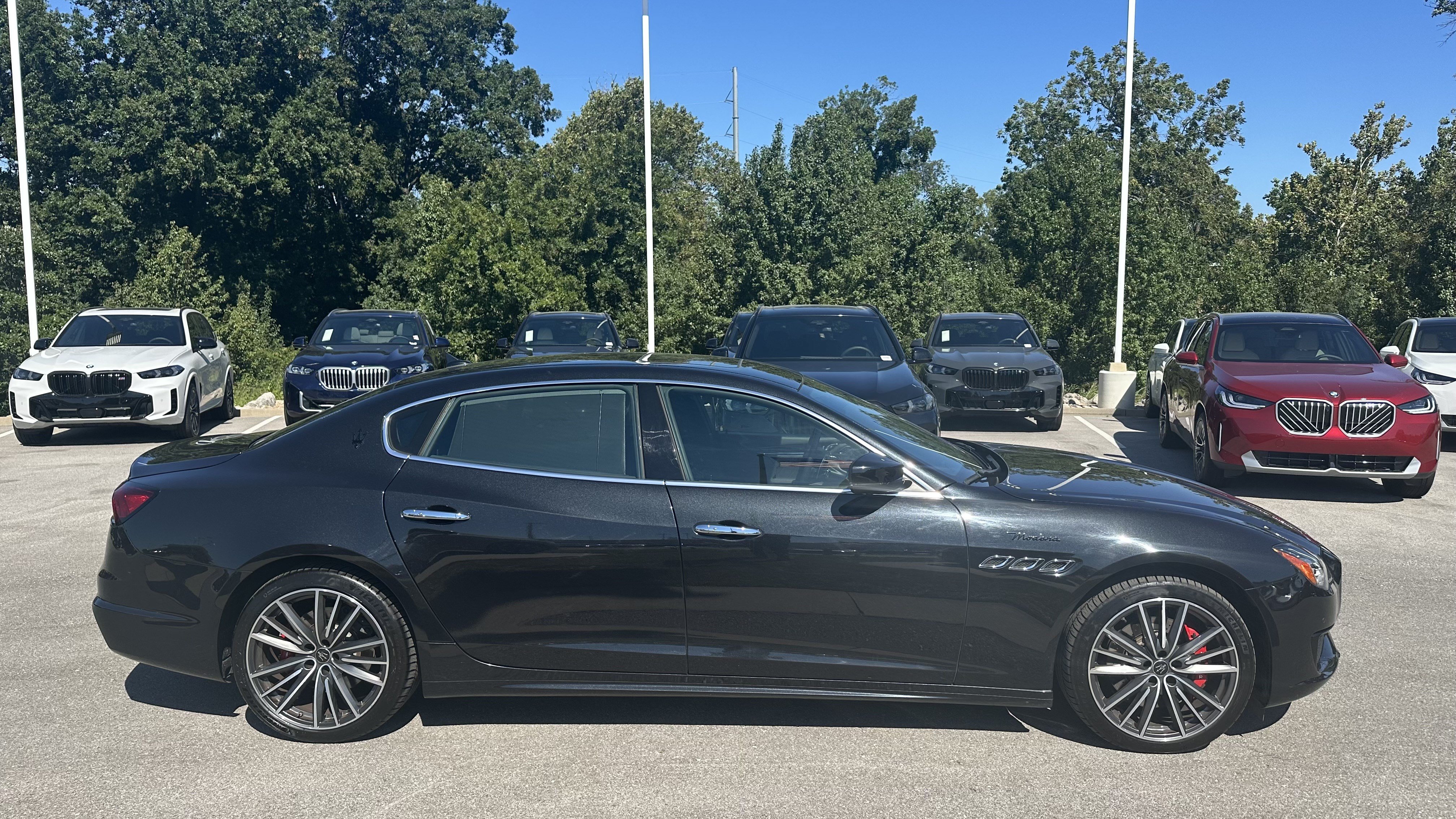 Used 2022 Maserati Quattroporte Modena Q4 AWD/4WD image 11