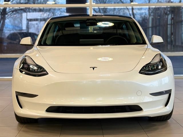Used 2023 Tesla Model 3 Standard Range image 2