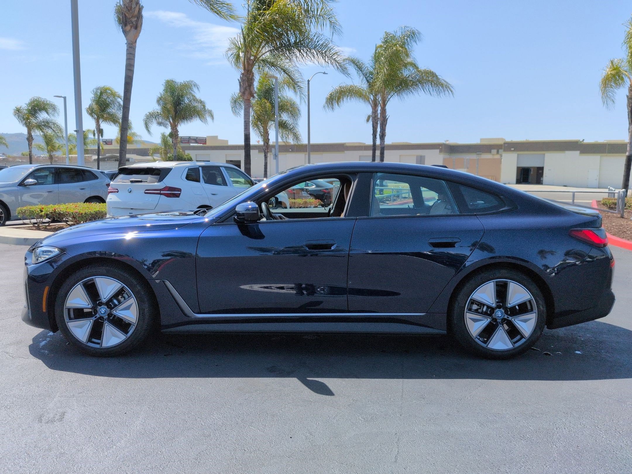 Used 2023 BMW i4 eDrive35 RWD image 7
