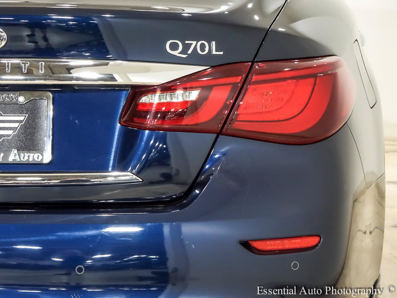 Used 2015 INFINITI Q70 L 3.7 w/ Deluxe Touring Package AWD/4WD image 8