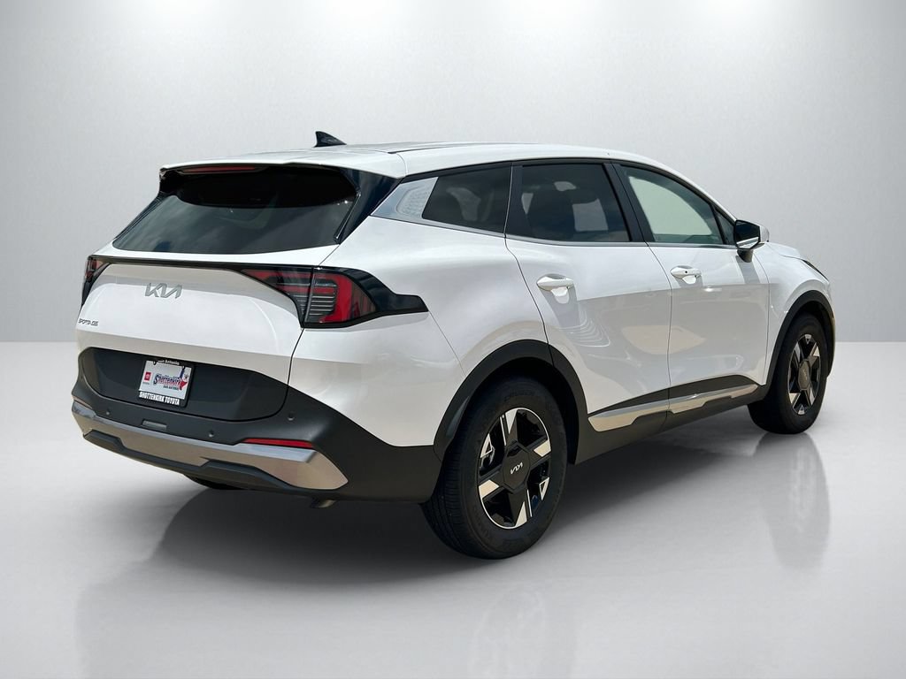 Used 2026 Kia Sportage LX FWD image 5