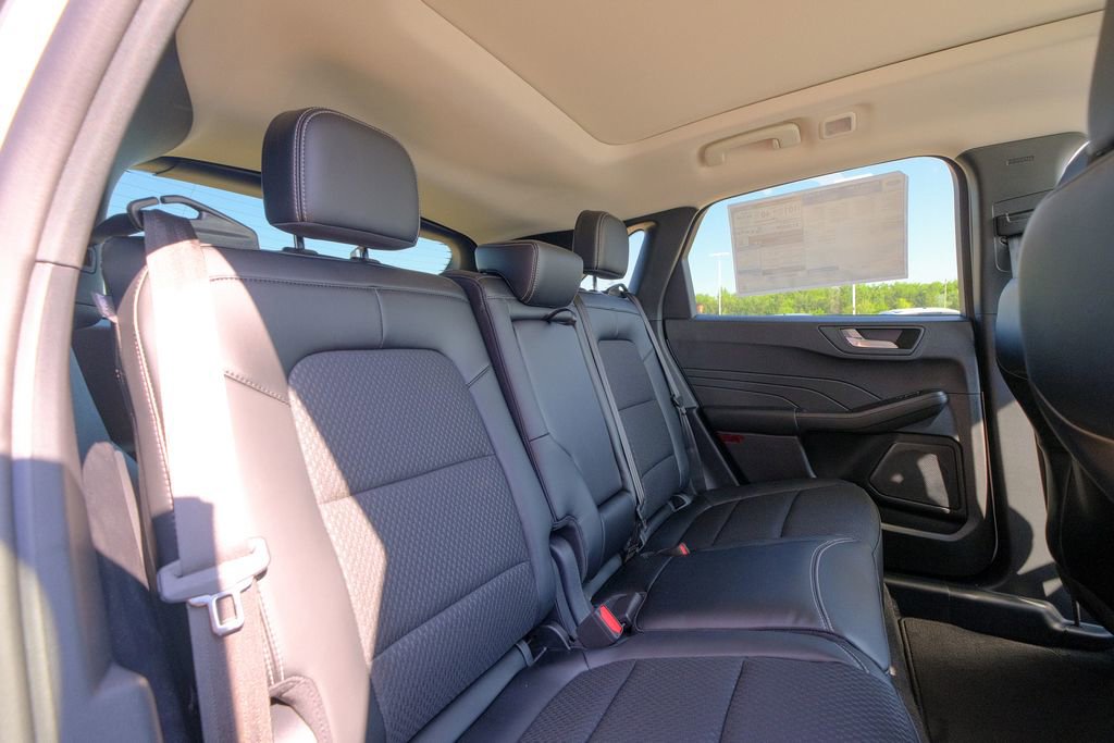 New 2025 Ford Escape SE image 19