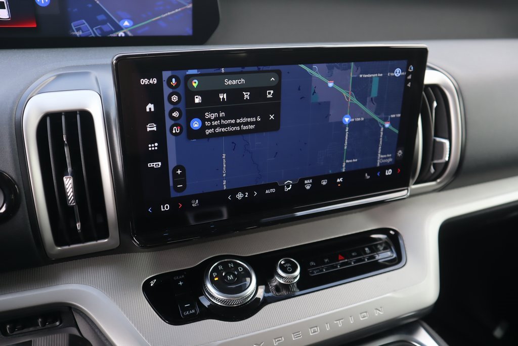 New 2025 Ford Expedition Active image 7