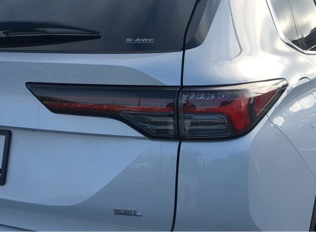 New 2026 Mitsubishi Outlander SEL FWD image 11