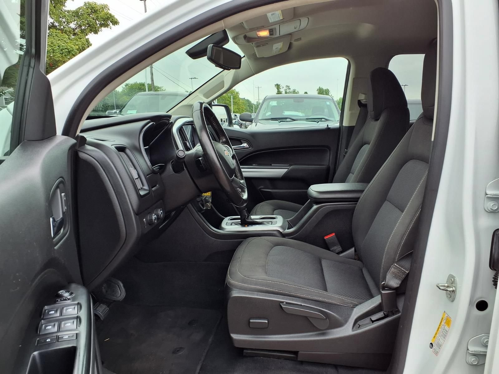 Used 2019 Chevrolet Colorado LT AWD/4WD image 17