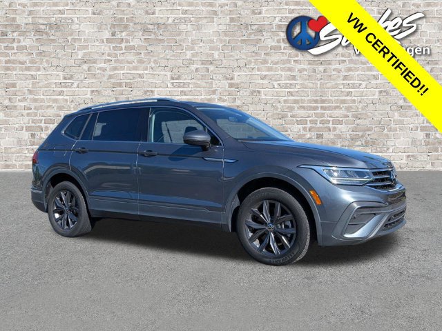 Certified 2023 Volkswagen Tiguan SE FWD image 2