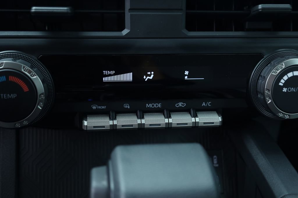 Used 2025 Toyota Tacoma SR5 image 9