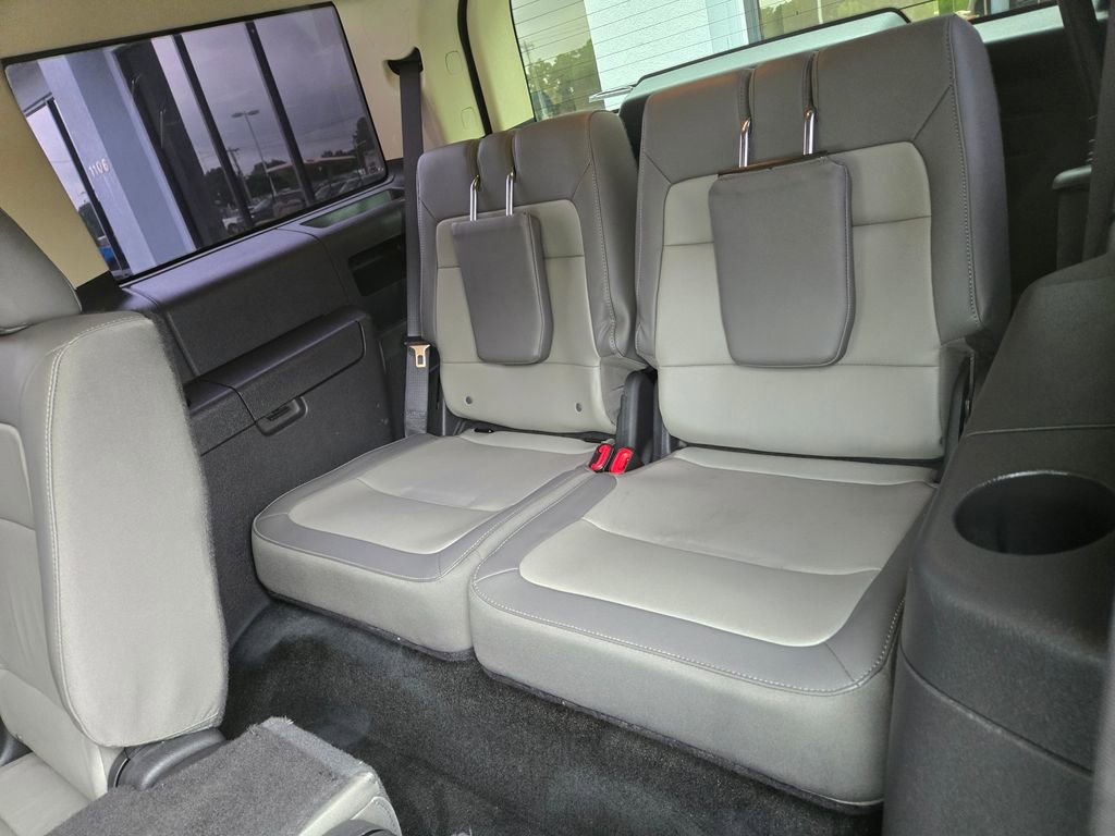 Used 2017 Ford Flex SEL w/ Equipment Group 202A FWD image 9