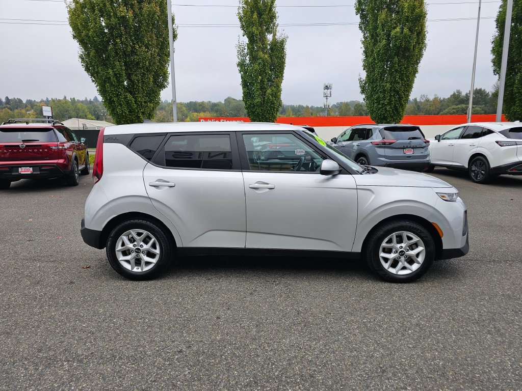 Used 2021 Kia Soul S FWD image 4