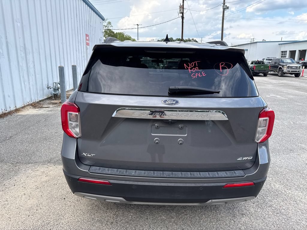 Used 2021 Ford Explorer XLT w/ Equipment Group 202A AWD/4WD image 7