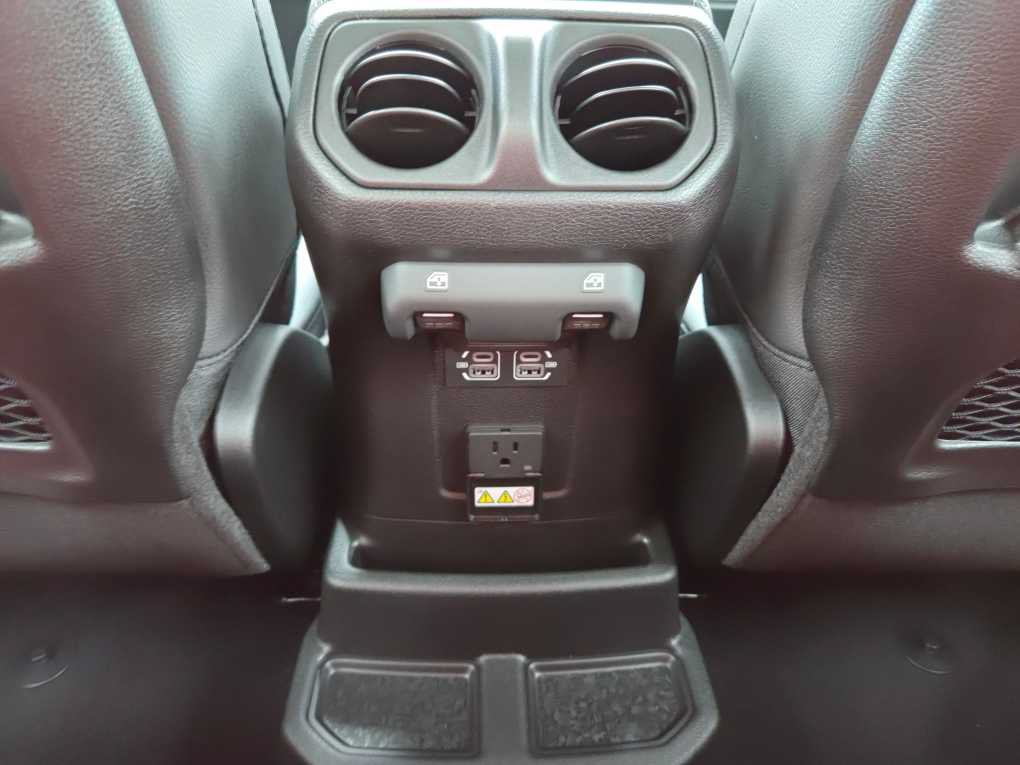 New 2027 Jeep Wrangler Unlimited Sahara AWD/4WD image 17