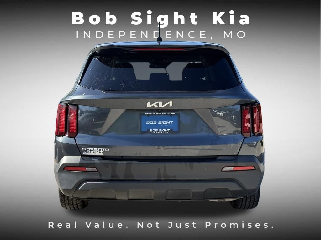 Certified 2023 Kia Sorento LX FWD image 13