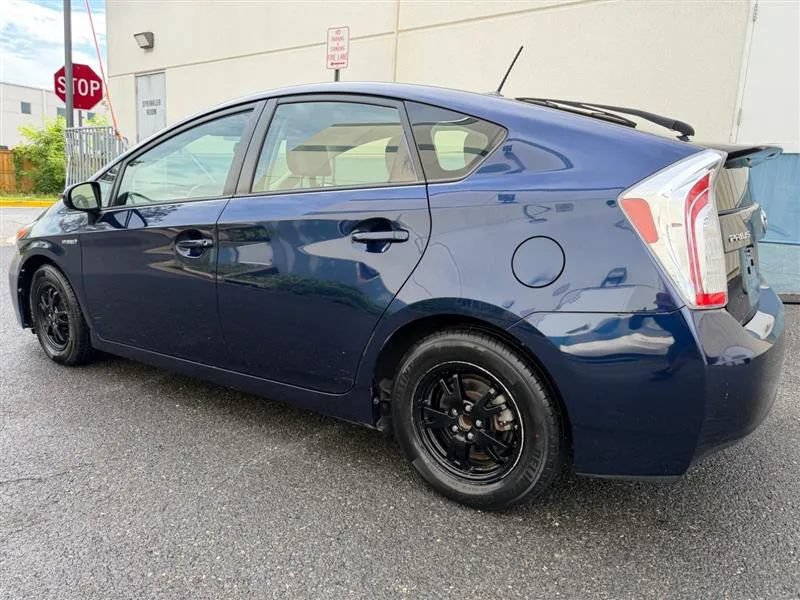 Used 2015 Toyota Prius Persona Series FWD image 10