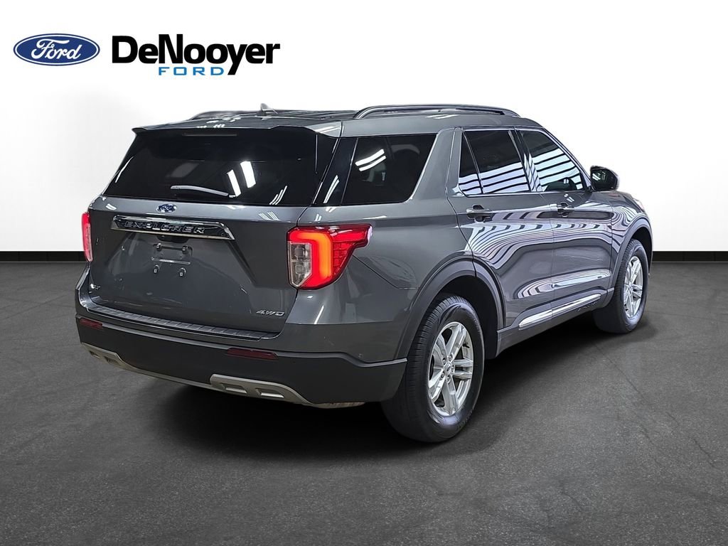 Used 2023 Ford Explorer XLT w/ Equipment Group 202A image 8