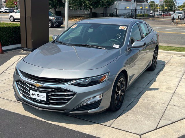 Used 2024 Chevrolet Malibu LT FWD image 3