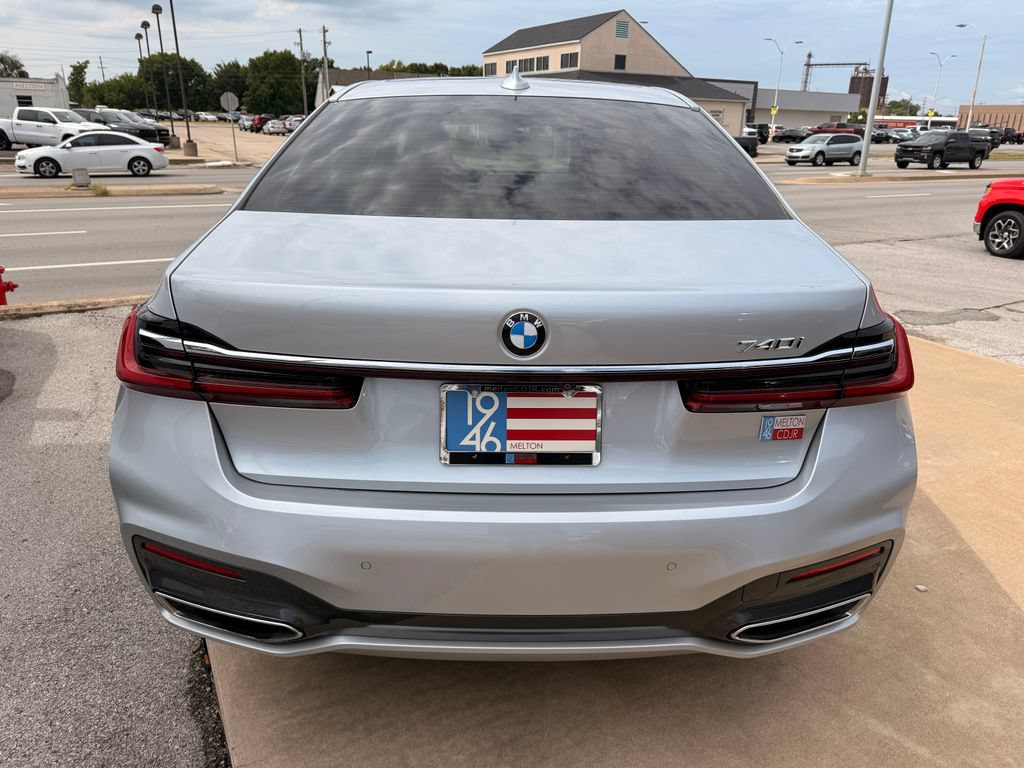 Used 2020 BMW 740i w/ M Sport Package RWD image 21
