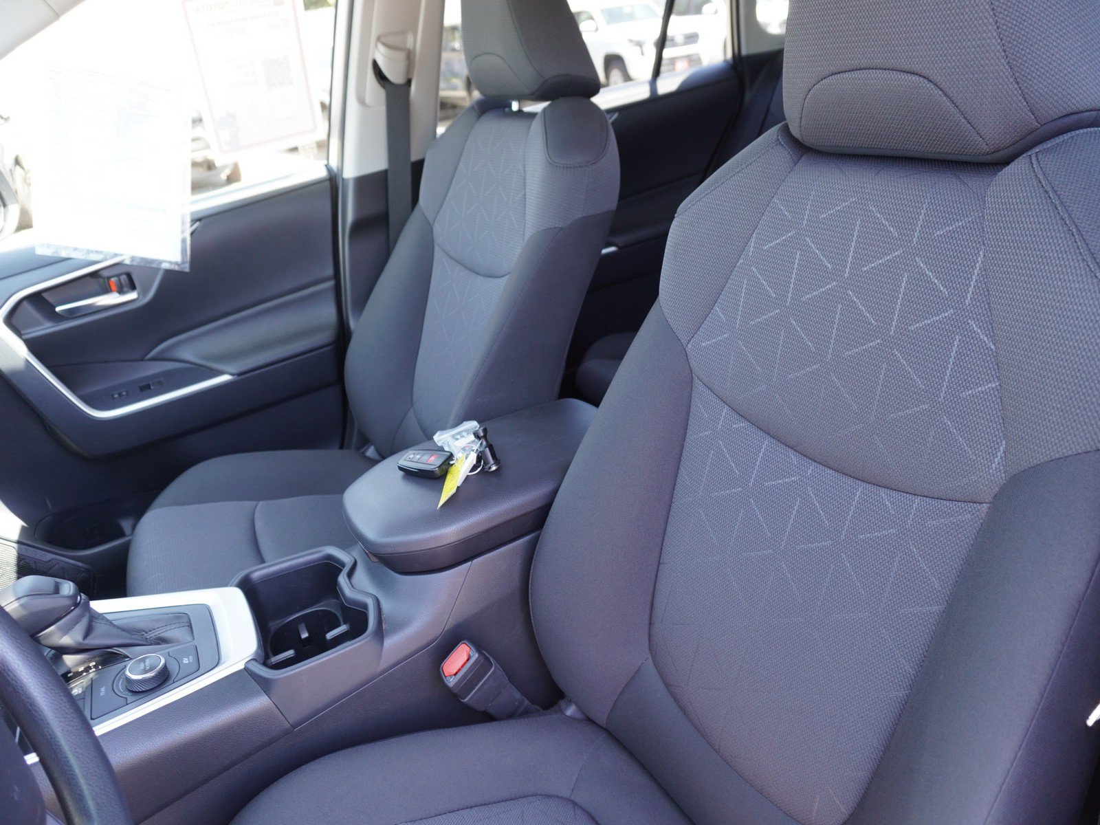 Used 2025 Toyota RAV4 XLE AWD/4WD image 22