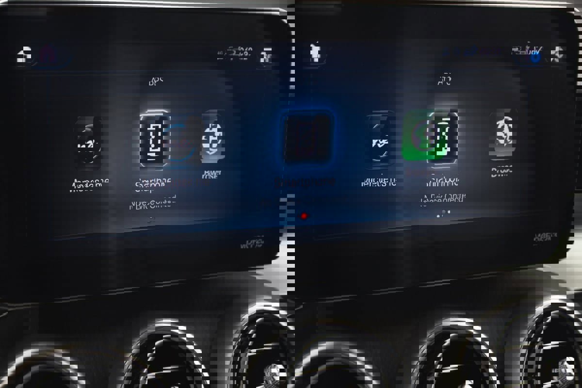 Used 2022 Mercedes-Benz GLC 300 4MATIC w/ Driver Assistance Package image 44