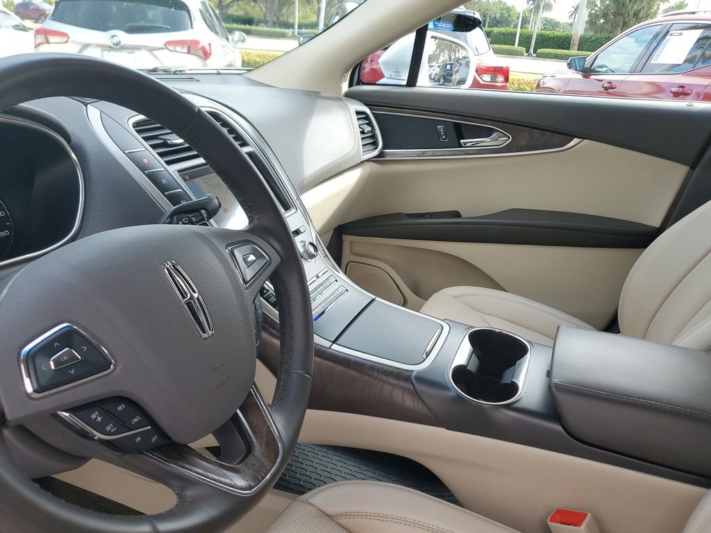 Used 2018 Lincoln MKX Reserve image 22