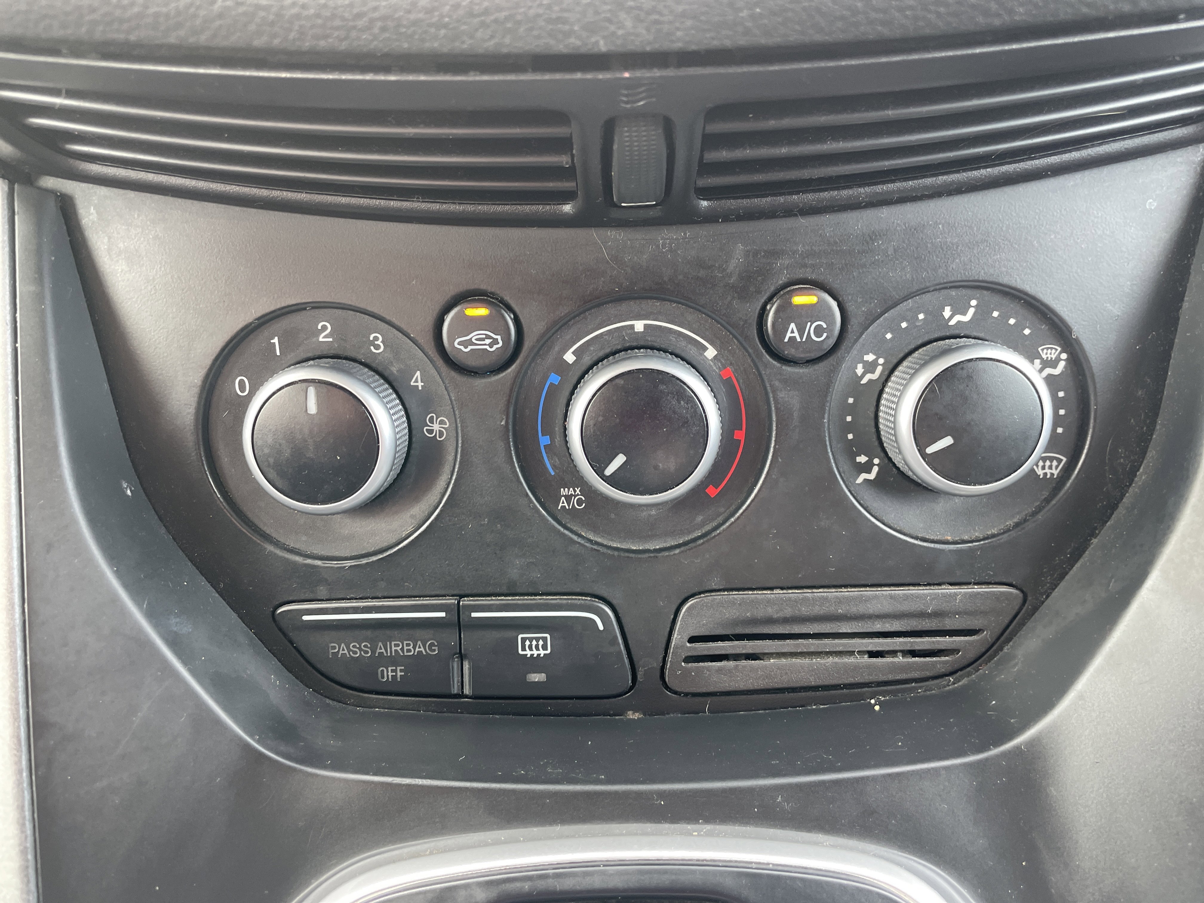 Used 2014 Ford Escape SE image 35