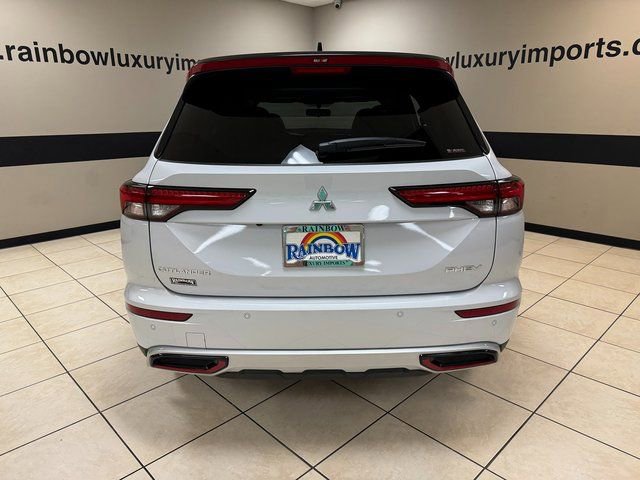 Used 2024 Mitsubishi Outlander Ralliart image 5