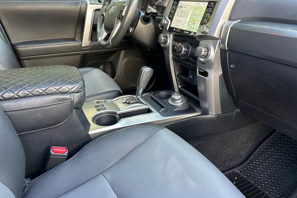 Used 2022 Toyota 4Runner SR5 Premium w/ Moonroof Package AWD/4WD image 16