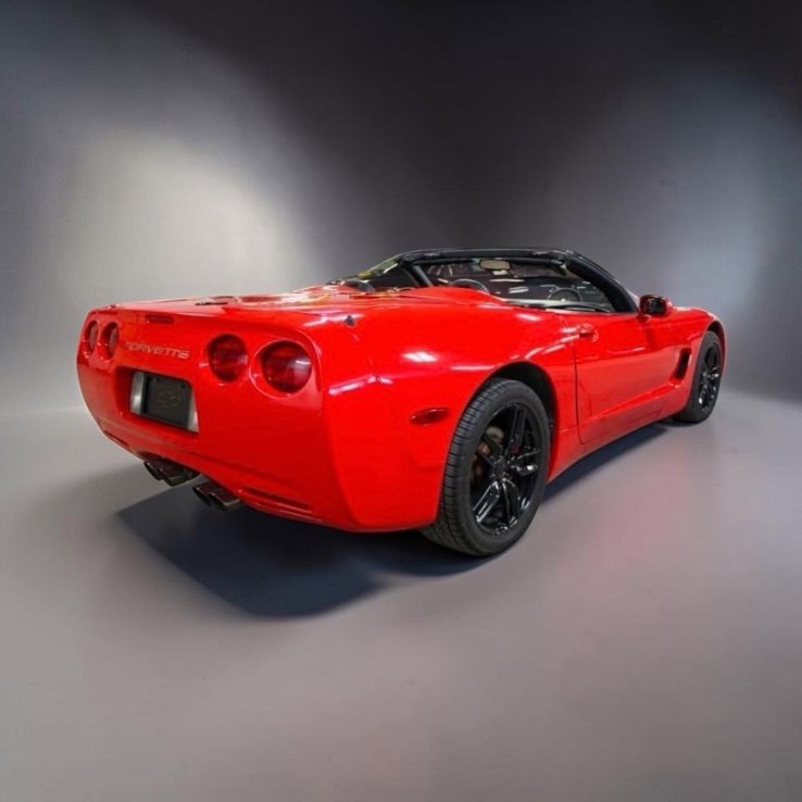 Used 2000 Chevrolet Corvette Convertible w/ Memory Pkg RWD image 3