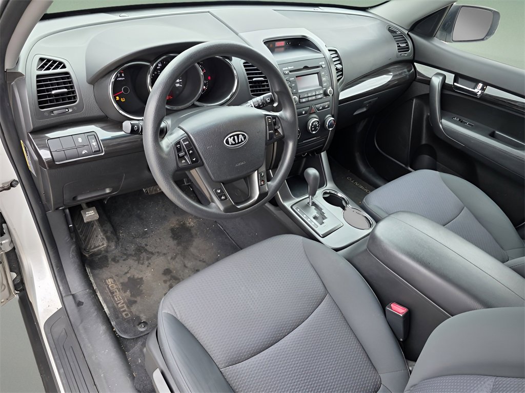 Used 2013 Kia Sorento LX image 19