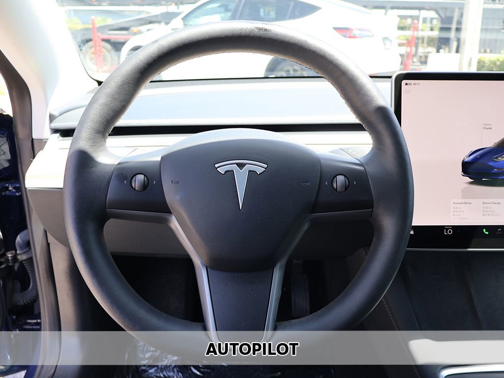 Used 2023 Tesla Model 3 Standard Range RWD image 3