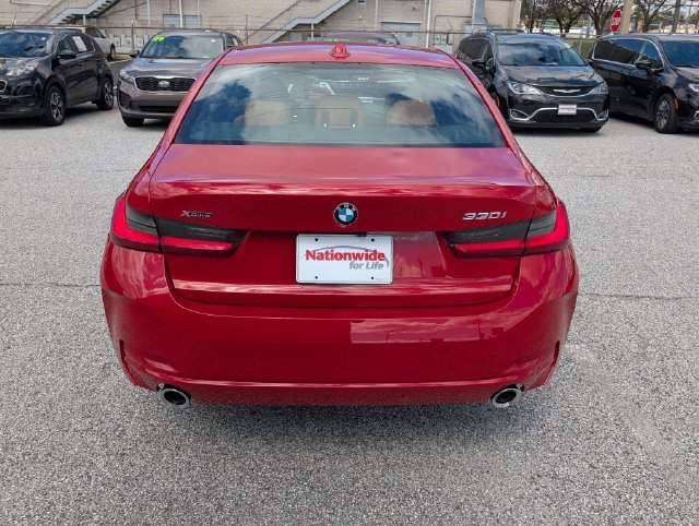 Used 2023 BMW 330i xDrive Sedan w/ Premium Package AWD/4WD image 4