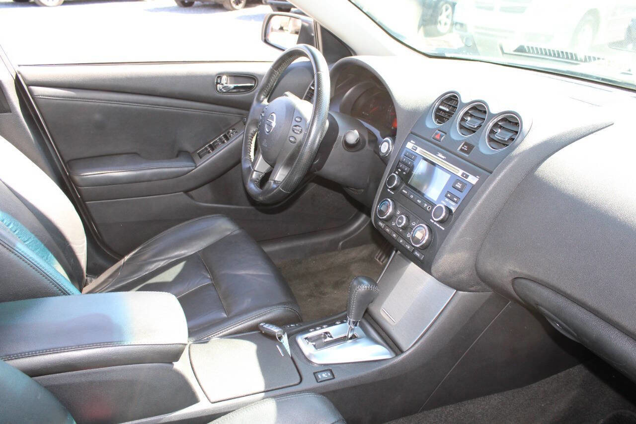 Used 2010 Nissan Altima 2.5 SL w/ SL Pkg image 12