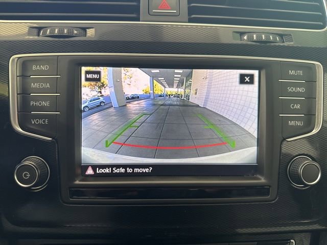 Used 2017 Volkswagen GTI Sport image 18