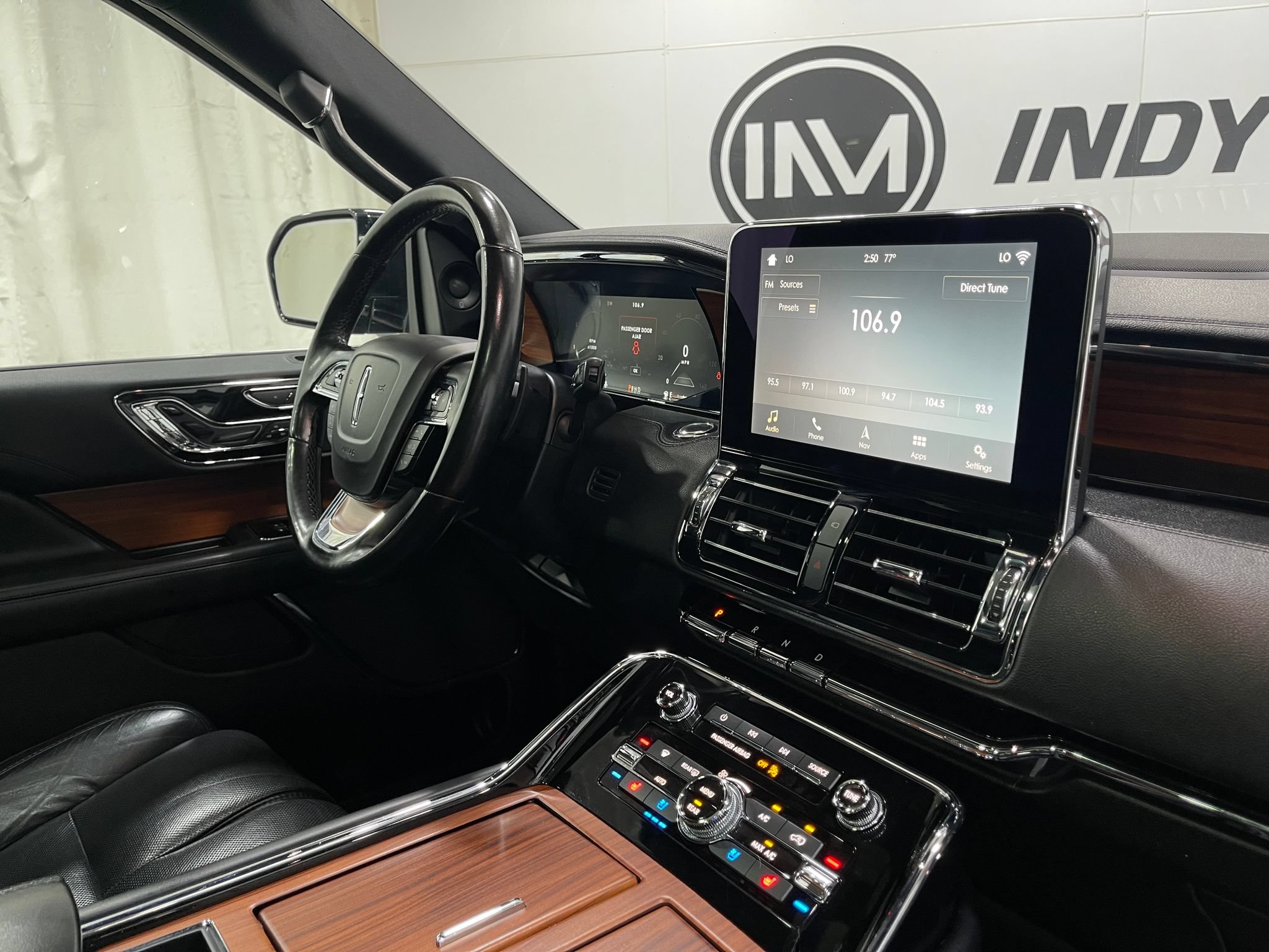 Used 2019 Lincoln Navigator Reserve AWD/4WD image 20