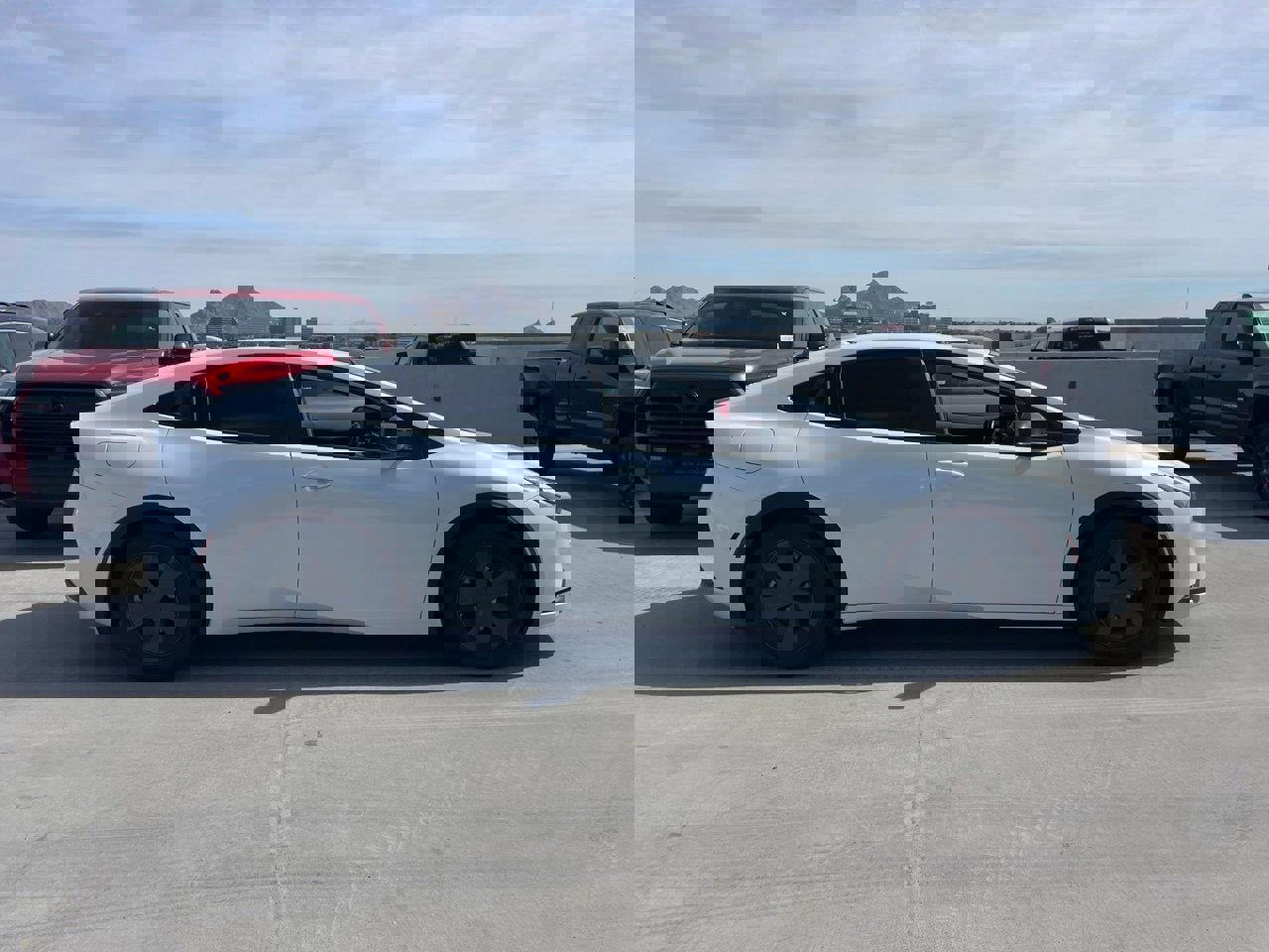 Used 2023 Toyota Prius Prime SE image 3