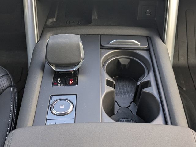 Used 2025 Land Rover Discovery S AWD/4WD image 20