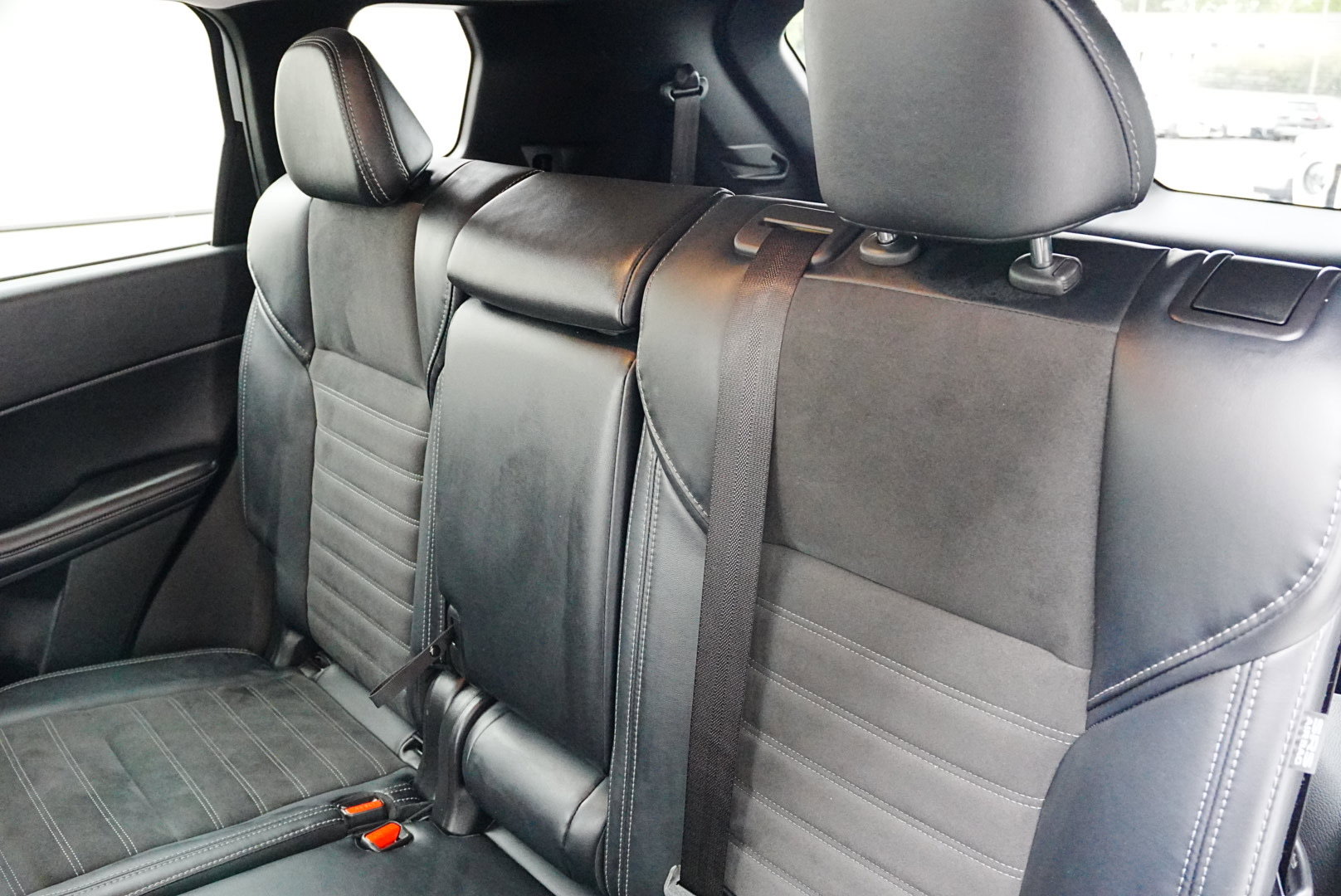 Used 2024 Mitsubishi Outlander SE image 14