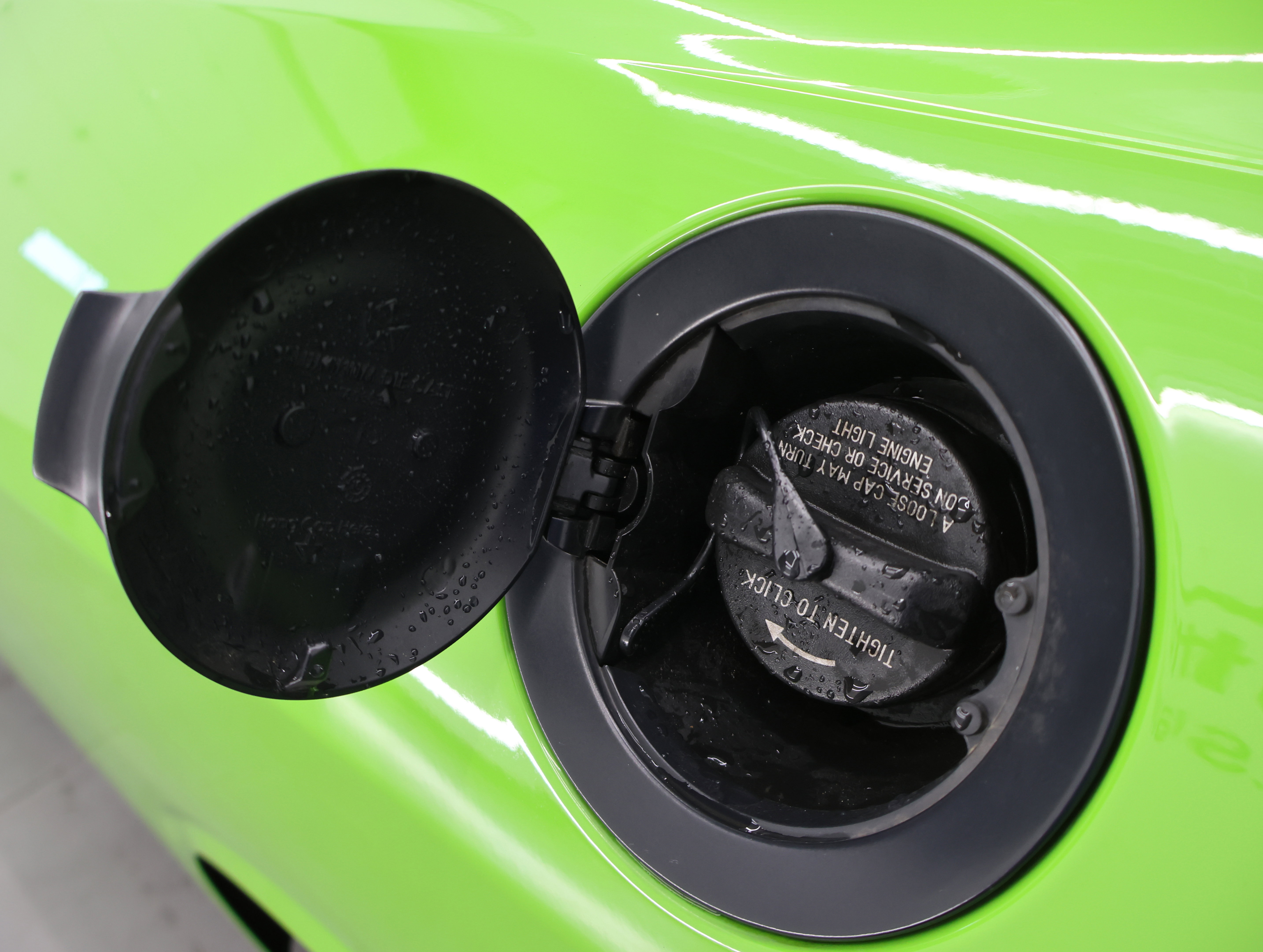 Used 2017 Dodge Challenger SRT Hellcat RWD image 33