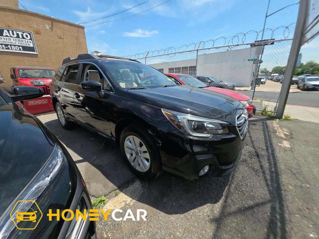 Used 2018 Subaru Outback 2.5i Premium AWD/4WD image 1