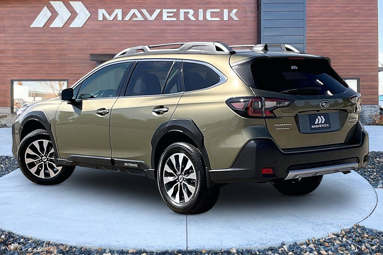 Used 2023 Subaru Outback Touring XT AWD/4WD image 4