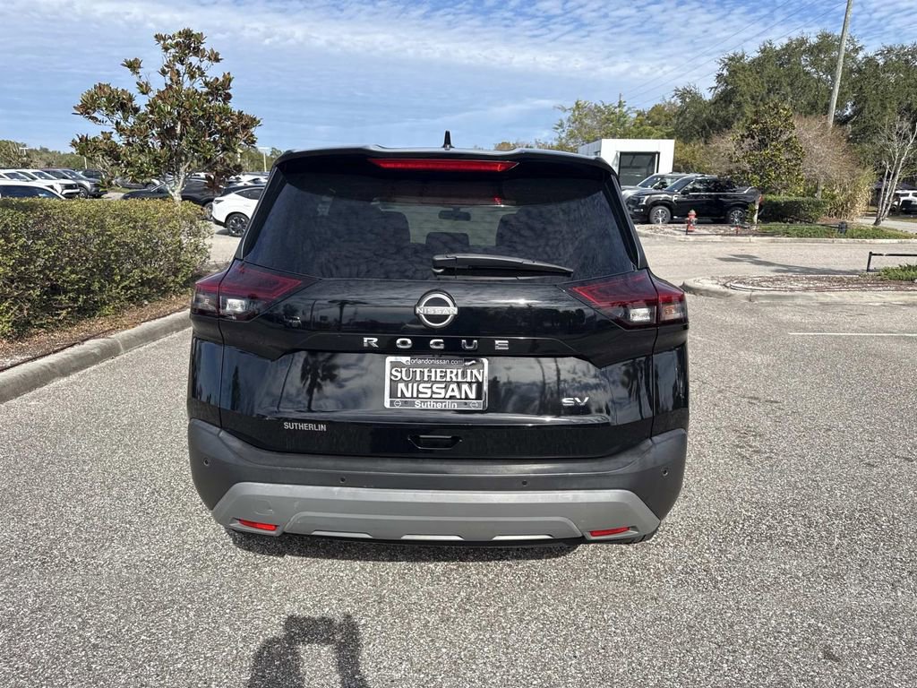 Certified 2022 Nissan Rogue SV image 5