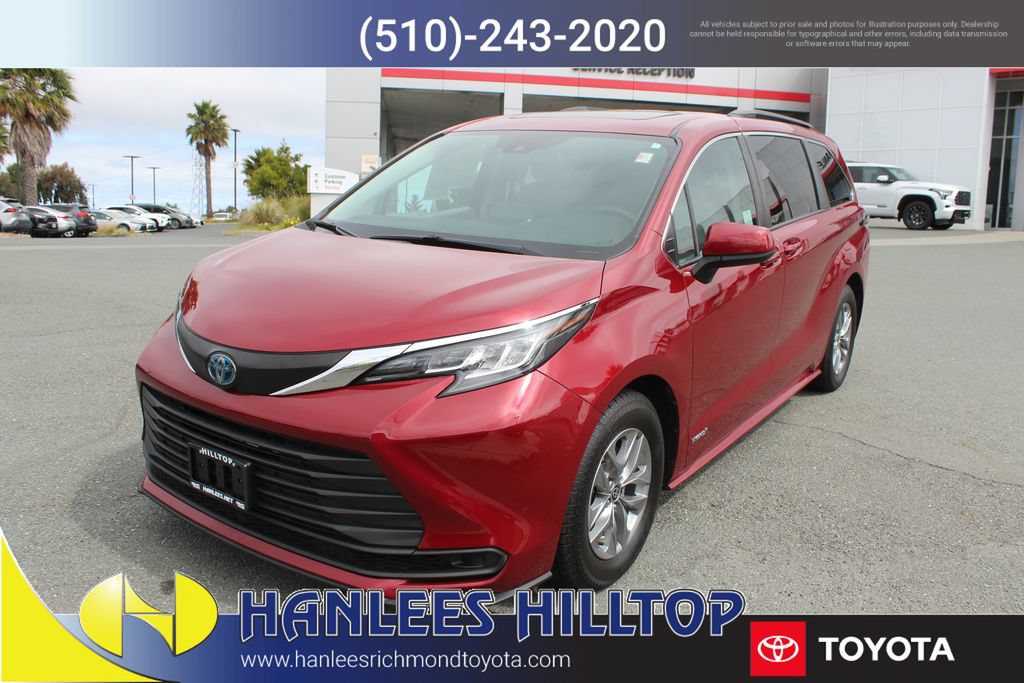 Used 2021 Toyota Sienna LE w/ LE Plus Package FWD image 3