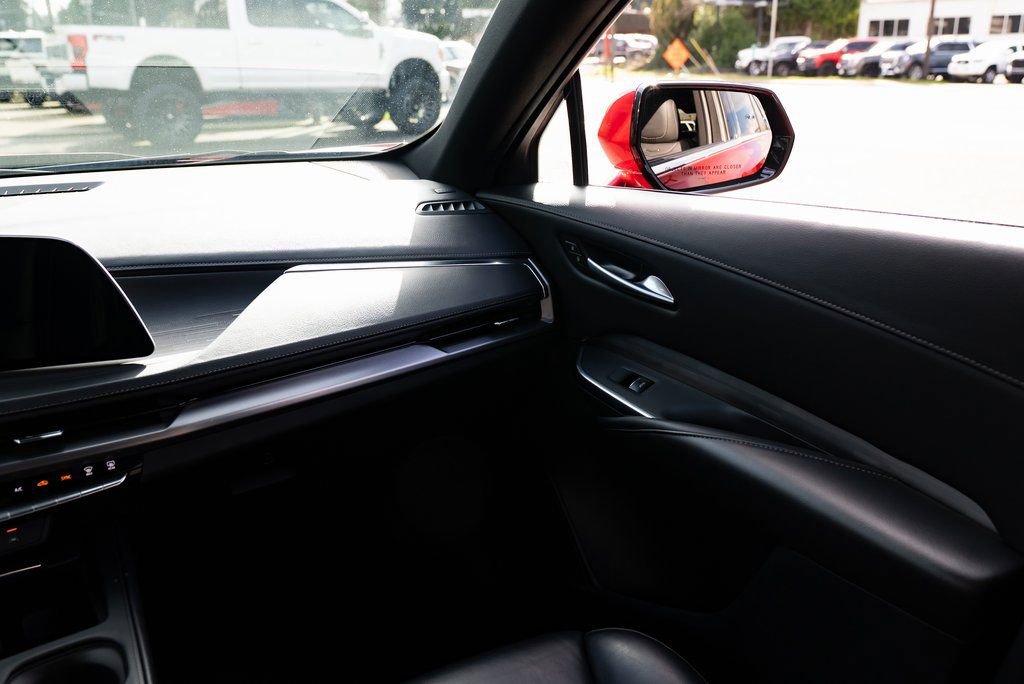 Used 2023 Cadillac XT4 Premium Luxury image 10