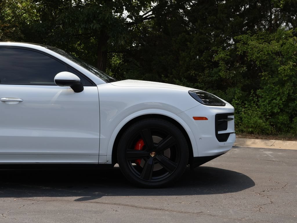 Used 2025 Porsche Cayenne Coupe AWD/4WD image 9