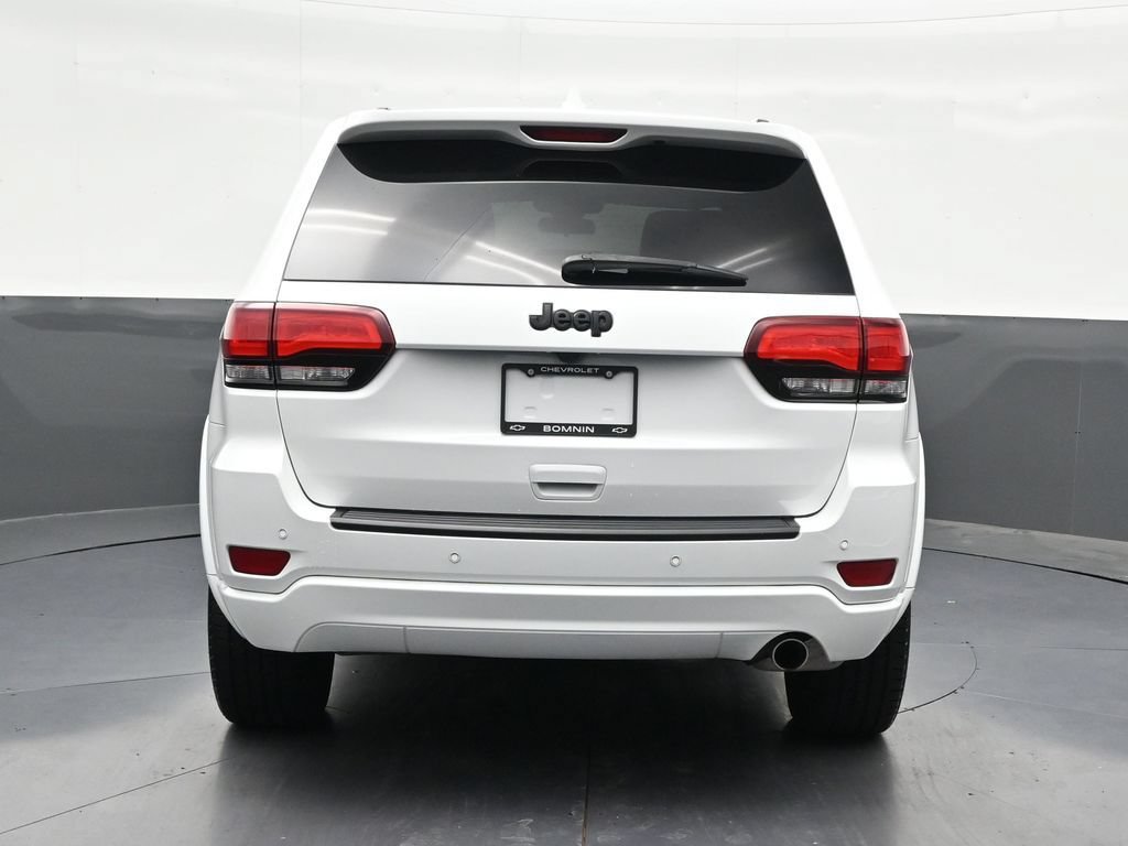 Used 2021 Jeep Grand Cherokee Laredo X RWD image 4