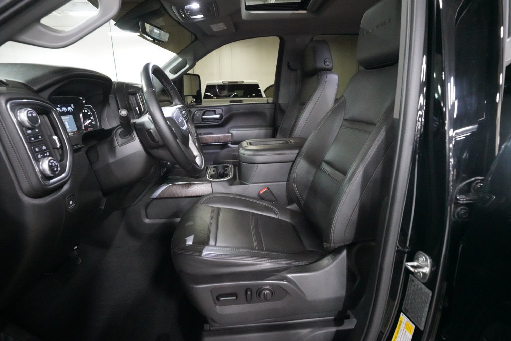Used 2021 GMC Sierra 3500 Denali w/ Denali Ultimate Package AWD/4WD image 7