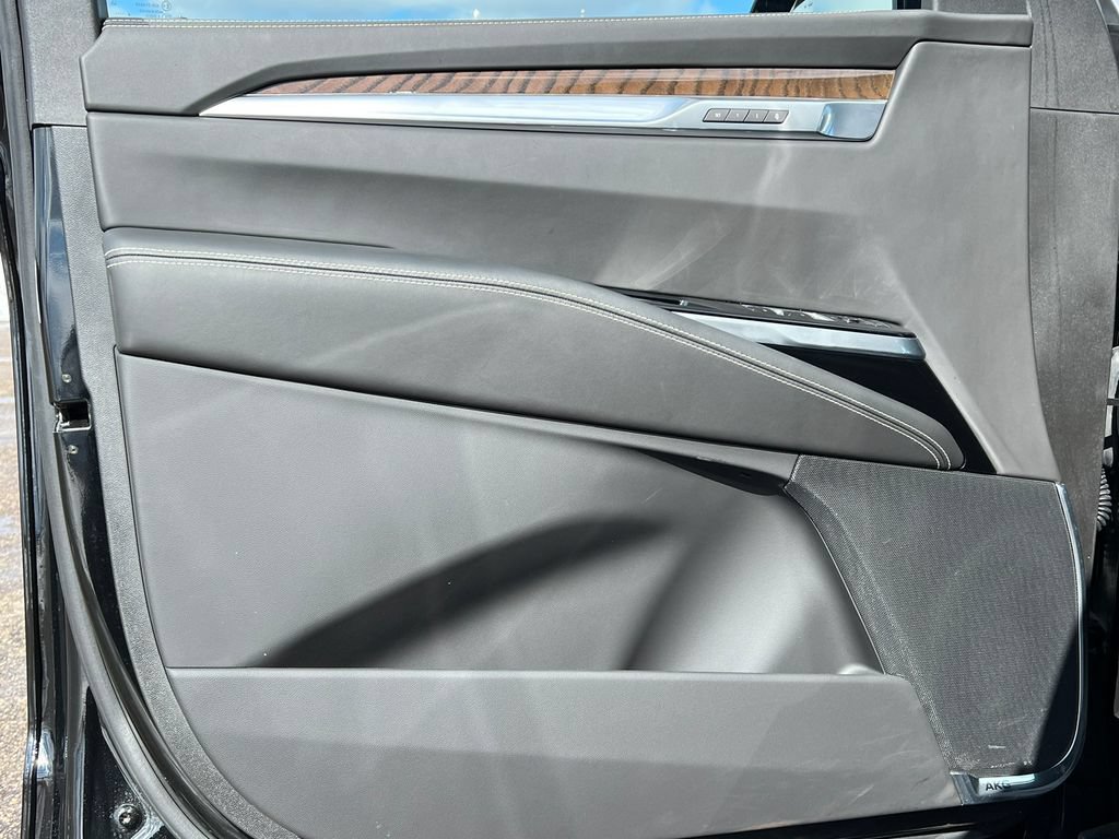 Certified 2025 Cadillac Escalade Sport Platinum w/ LPO, Floor Liner Package AWD/4WD image 20