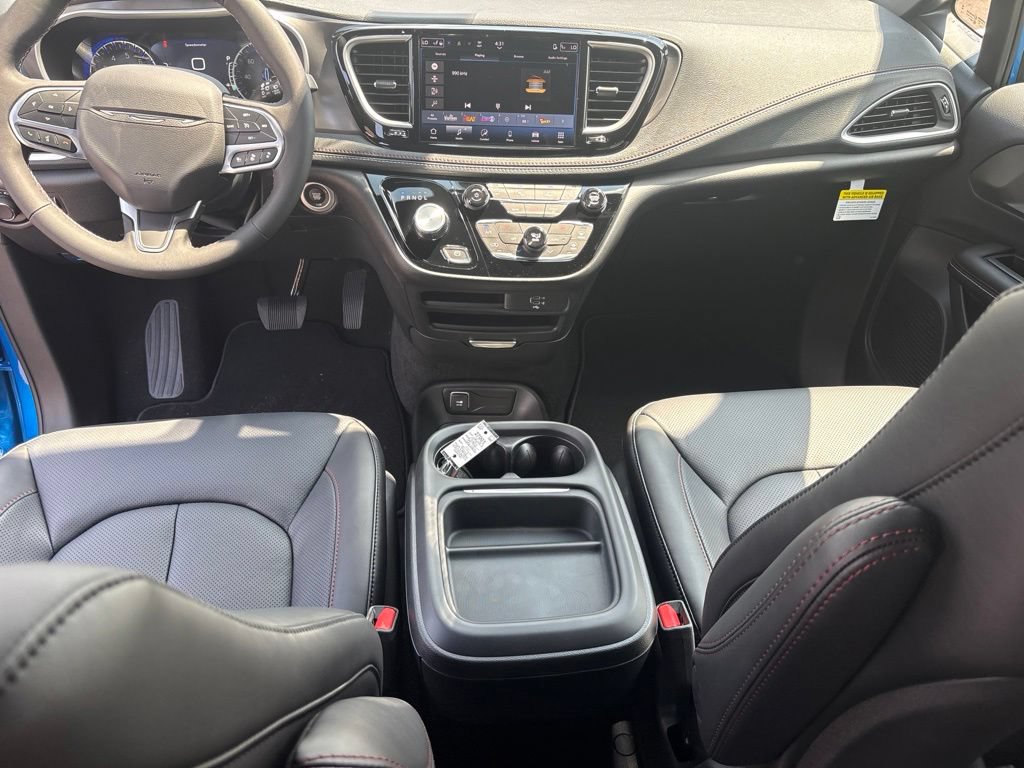 New 2027 Chrysler Pacifica Select FWD image 31