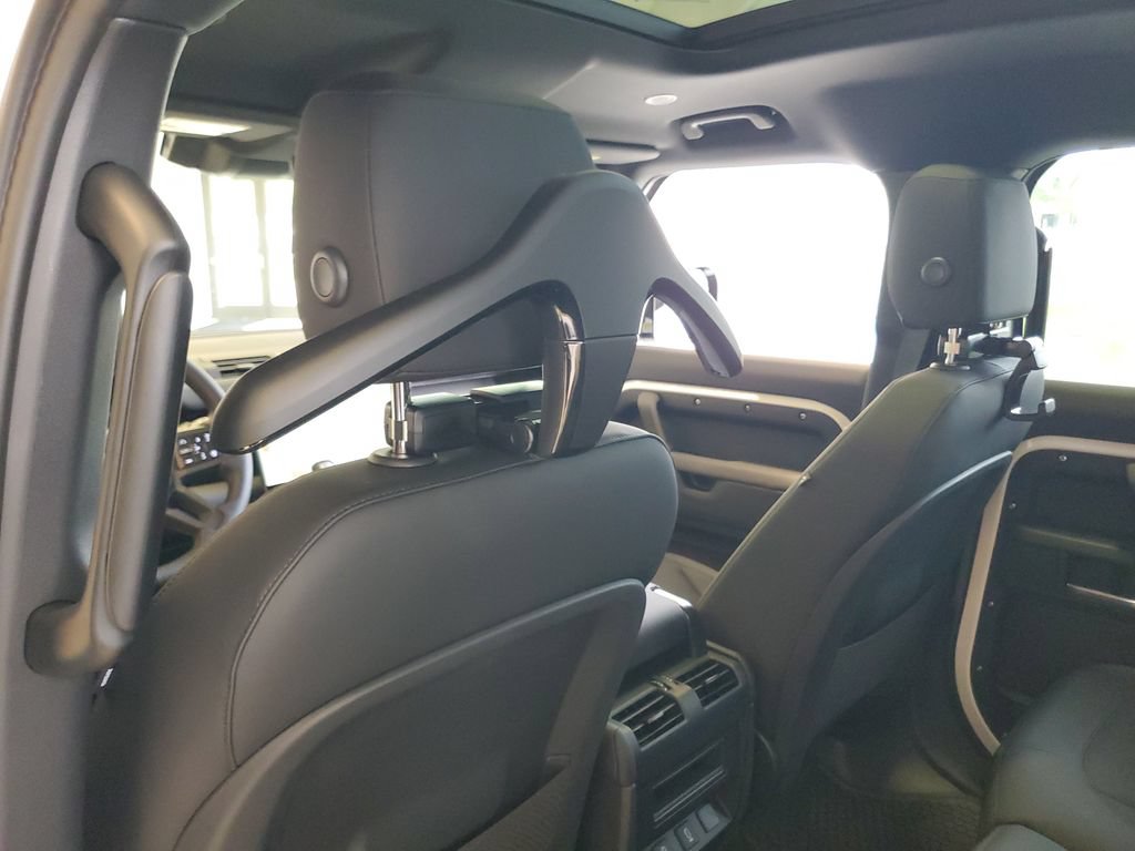 New 2026 Land Rover Defender 110 X-Dynamic SE AWD/4WD image 27